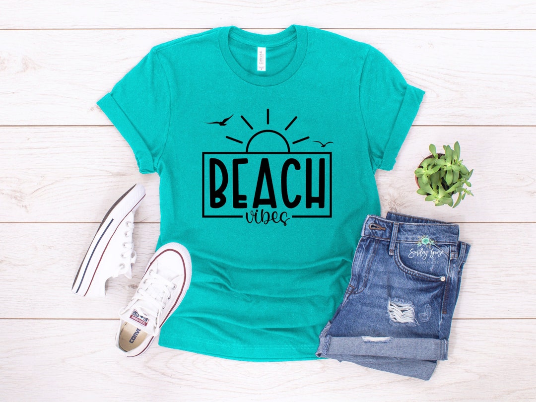 Summer Vibes Seashell Graphic Top