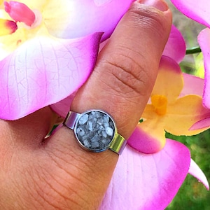 Raw Natural Moonstone Ring,Crushed Stone Adjustable,Healing Crystal Rings Women,Goddess,Feminine Energy,Fertility,Pregnancy,June Birthstone