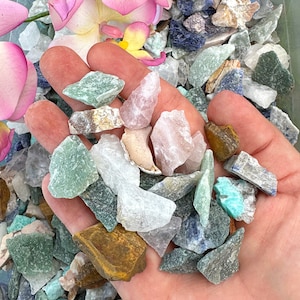 Rough Crystal Bulk Assorted Gemstone Chips Crystals for Crafting Tumbler Candles Terrariums Vases Decor Garden Plants Wrapping Wholesale Raw