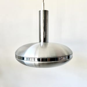 Vintage UFO pendant light in aluminum Space Age 70s retro design chrome UFO ceiling lamp Scandinavian lighting mid century