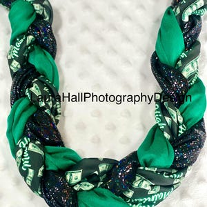 Vlecht in STAARTTAS, vlechtwerk met 3 buizen in staartwikkel voor paarden, staarttas voor paarden, wikkel voor bescherming van paardenstaart, groene trens, paardenstaartwikkel