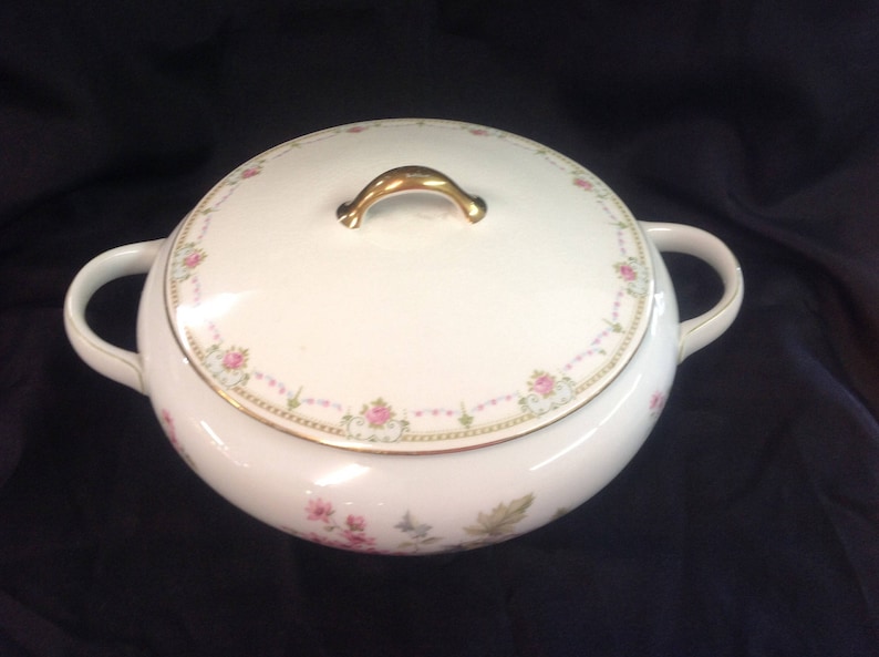 Hutschenreuther Selb Bavaria Germany Covered Vegetable Bowl