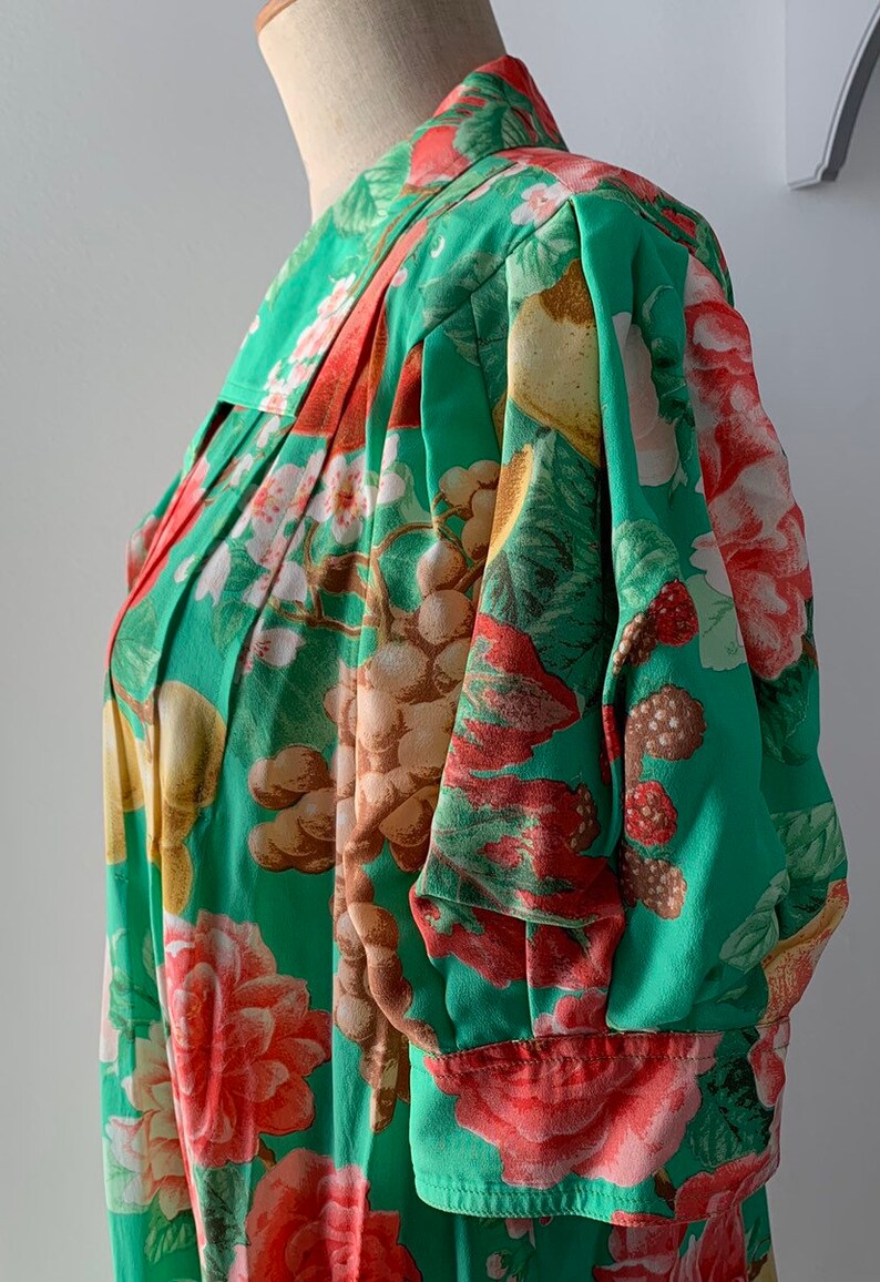 80s Floral green silk shift dress with short-sleeves,Vintage silk floral shirt dress,Green silk midi tropical dress,summer floral silk dress
