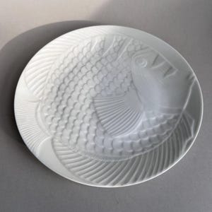 Platos de porcelana blanca con temática de peces OCEAN vintage - Juego de 5, plato de cena minimalista con relieve de mariscos, diámetro 23 cm 9 pulgadas