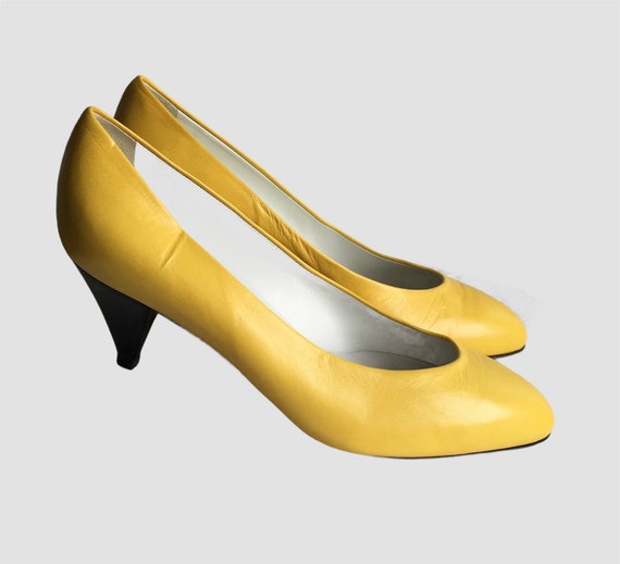yellow pumps canada
