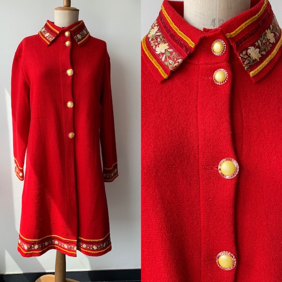 Red Sheer Wool overcoat with embroidered and velve