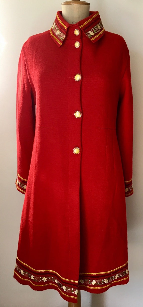 Red Sheer Wool overcoat with embroidered and velve