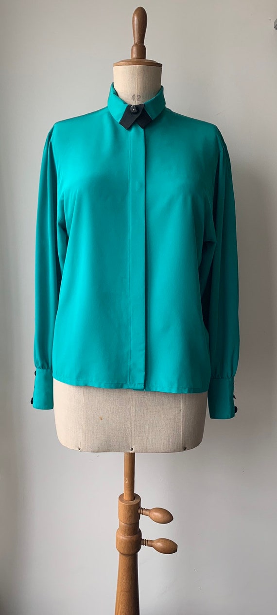 Teal 80s blouse with black collar & studes, black
