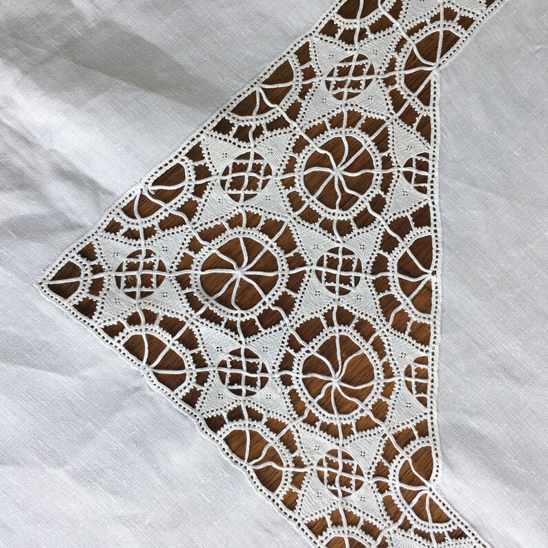 Vintage white lace tablecloth Vintage tableclothesrustic table decorRustic kitchen decorChristmas white tablecloth Vintage lace antique