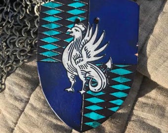 Bemaltes Mittelalter-Abzeichen aus Leder, handgefertigtes LARP & Ren Faire Accessoire