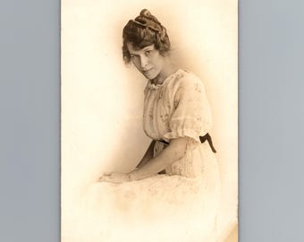 1910s Woman Portrait Fair Postal Studio Chicago AZO RPPC Vintage