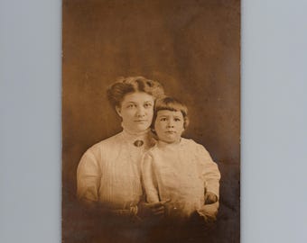 1910s Edwardian Family Portrait Antique Fashion AZO Real Photo Postcard RPPC Vintage