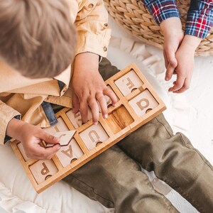 Kid's learning alfabet & spelling board, Houten leerspeelgoed voor peuters en kinderen, klein houten scrabble spel, educatief speelgoed en geschenken