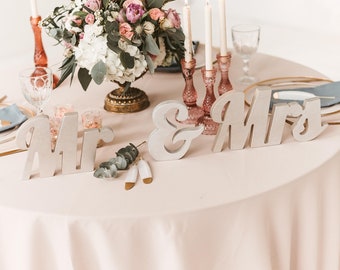 Mr and Mrs Sign - Wedding Table Centerpiece, Bride and Groom Wood Sign, Rustic Table Decoration for Sweethearts