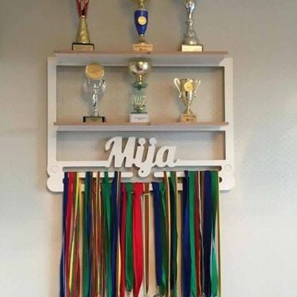 Trophäenregal Personalisierte Medaille Display, Personalisierte Name Medaille Halter, Trophäe Display, Benutzerdefinierte Medaille Halter, Medaillenhalter