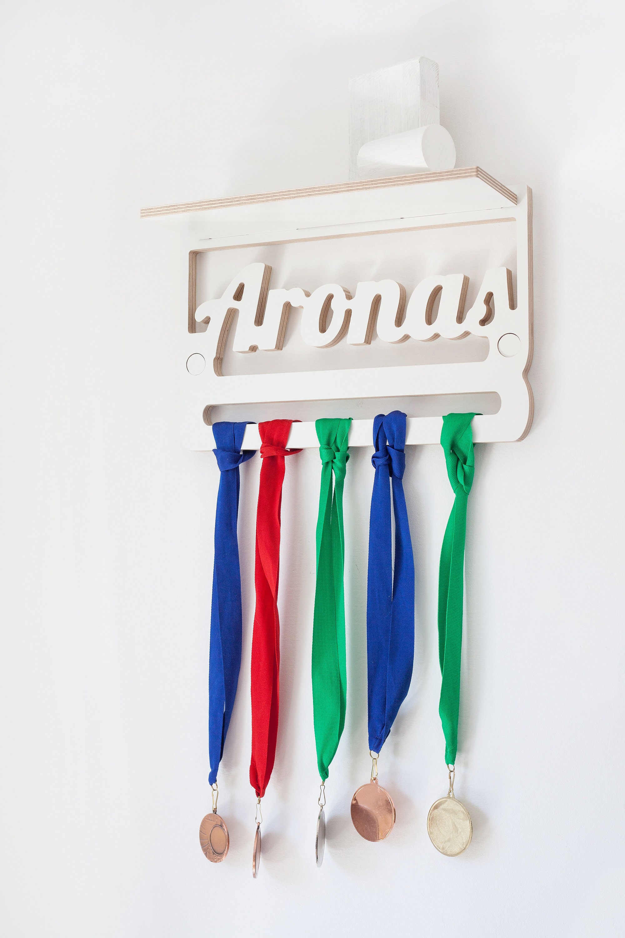 DSVENROLY Présentoir à Médailles En Bois Avec 25 Crochets Acier - Support Mural Trophées, Dimensions 40,5x10 Cm, Facile à Installer