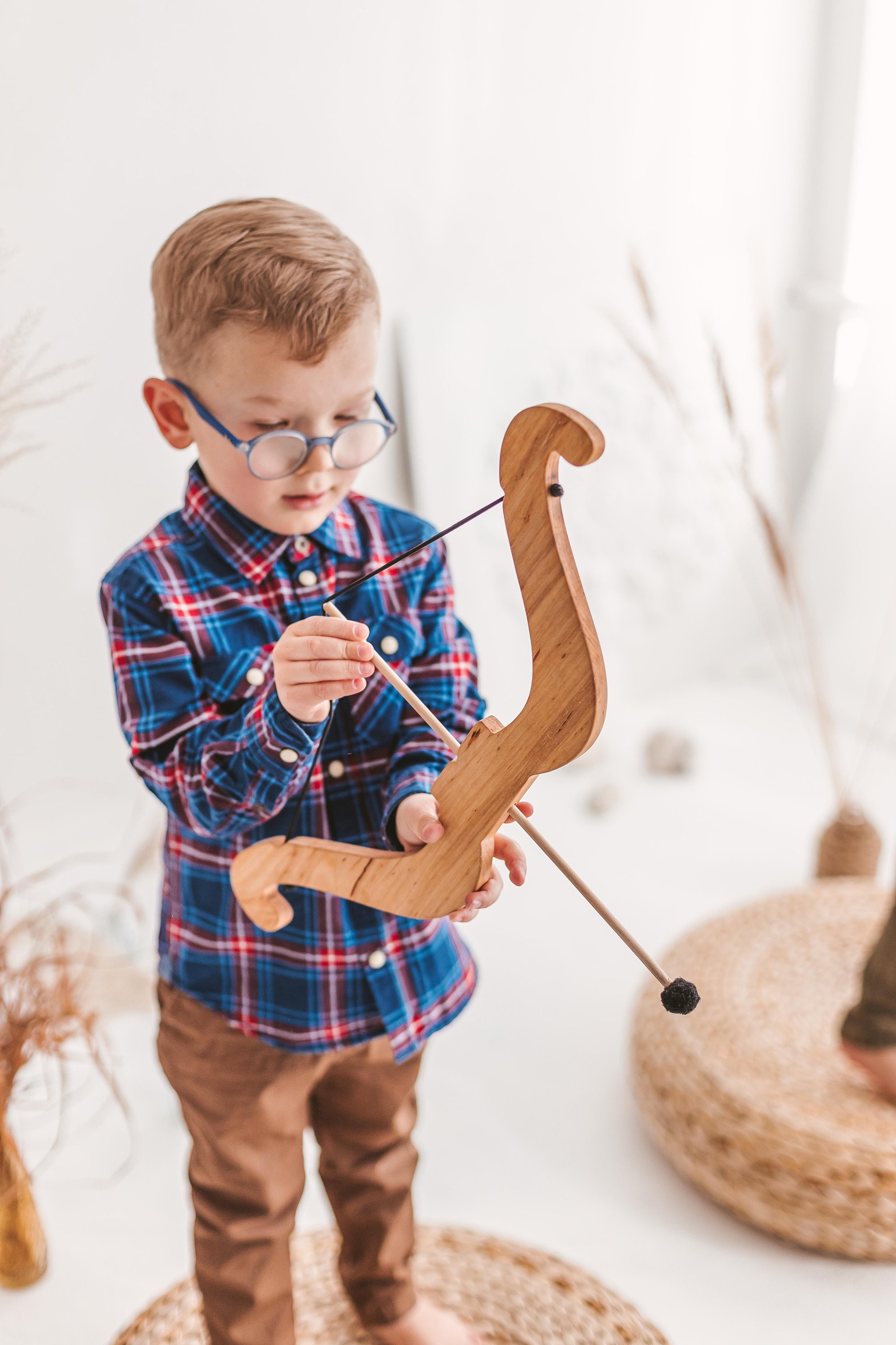 Arco y flechas de madera de juguete para niños