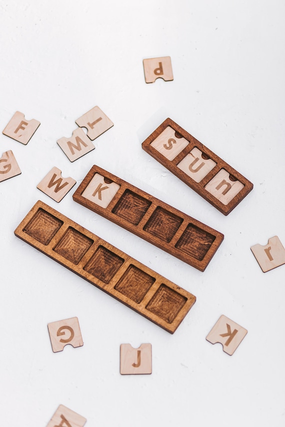 100 PCS Scrabble Tiles Games Wood Letters A-Z Capital Letters for Crafts Pendants Spelling 