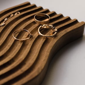 Jewelry trays, jewelry organization, Wooden jewelry tray, Ring holder oak wood, Personalized gift, ring dish, jewelry ring tray