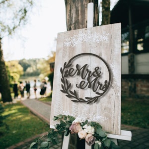 Mr&Mrs Wood Sign, Family Name Sign Wood, Large Wedding Mr and Mrs Sign, Hedge Backdrop Sign, Backdrop Name, Hedge Wall Sign, Wedding Sign