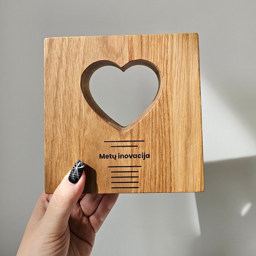 Best Mom Trophy and Custom Trophy Wooden Award - Heart Award