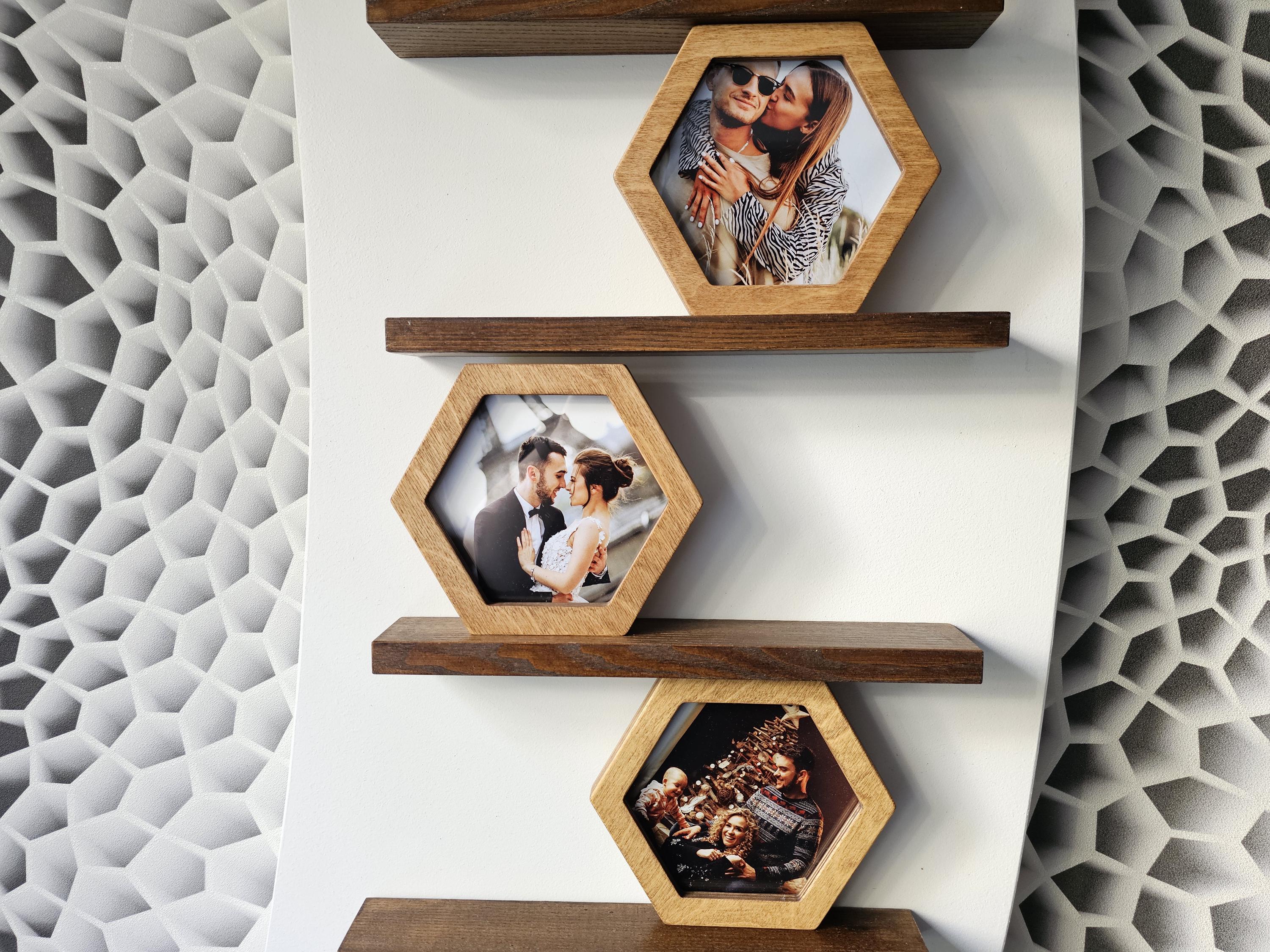QWUUYEC Cornici Foto Porta Cornice PortaFoto da Tavolo, Cornice Tripla Trasparente per Foto 3in 4x3 con Supporto Stabile - Display Chiaro, Design Versatile, Ideale per Decorazione e Rega (Viola