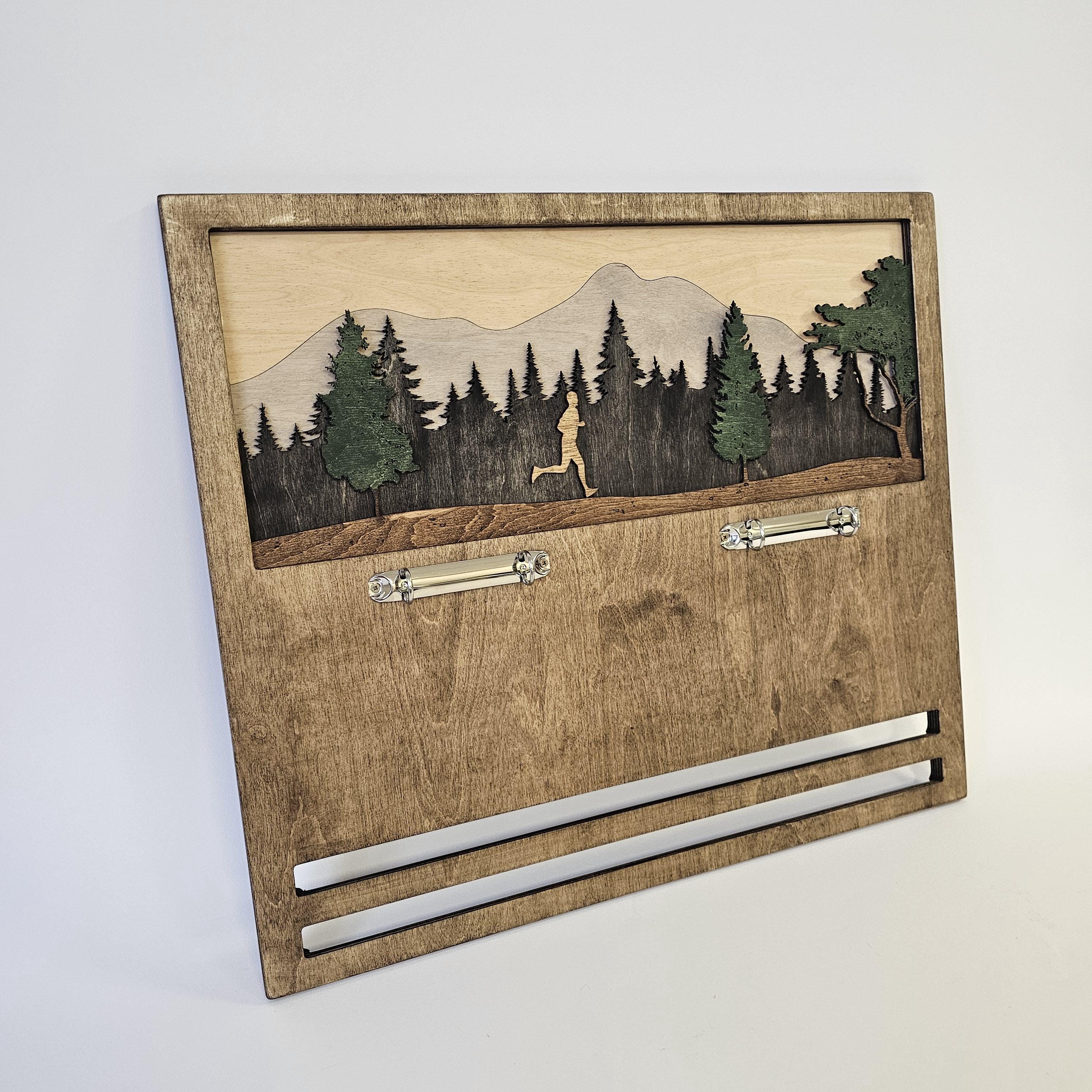 Trofeeënplank en medaillehanger display met 23 sterke linthaken, houten medaillehouder voor wandshowcase Running Award Honors, motiverende geschenken voor voetballer, premium wit voor Morden Home