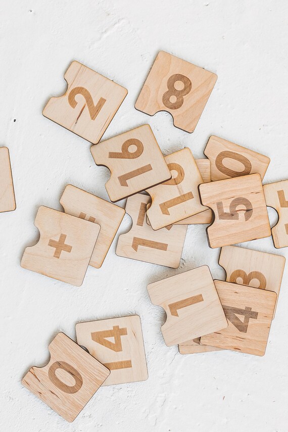 Blocchi Di Giocattoli In Legno Con Abc Con Numeri. Scuola Elementare Dell Asilo Giochi Sviluppo Per Bambini Didattici Image263283277