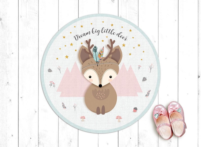 Tapis vinyle avec un cerf trop mignon - Créatrice ETSY : EliorDécor