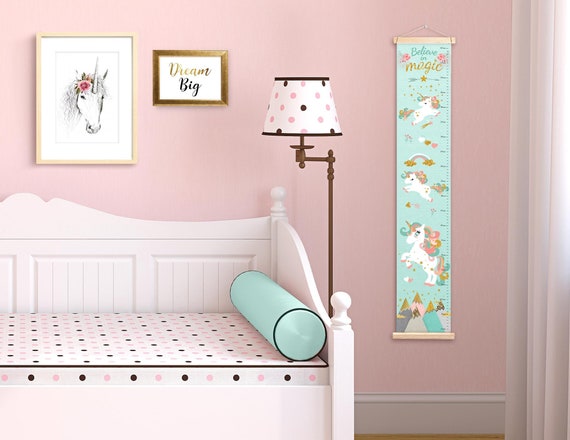 newborn baby girl bedroom