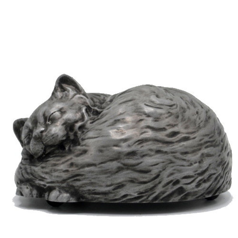 lifelike cat statue