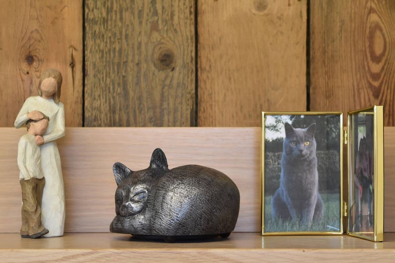 Cat ashes pet urn handmade to go in the home or garden image 1