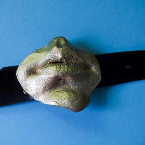 Handmade Brass Lips Belt Buckle – Unique Metal Statement Accessory for Men & Women