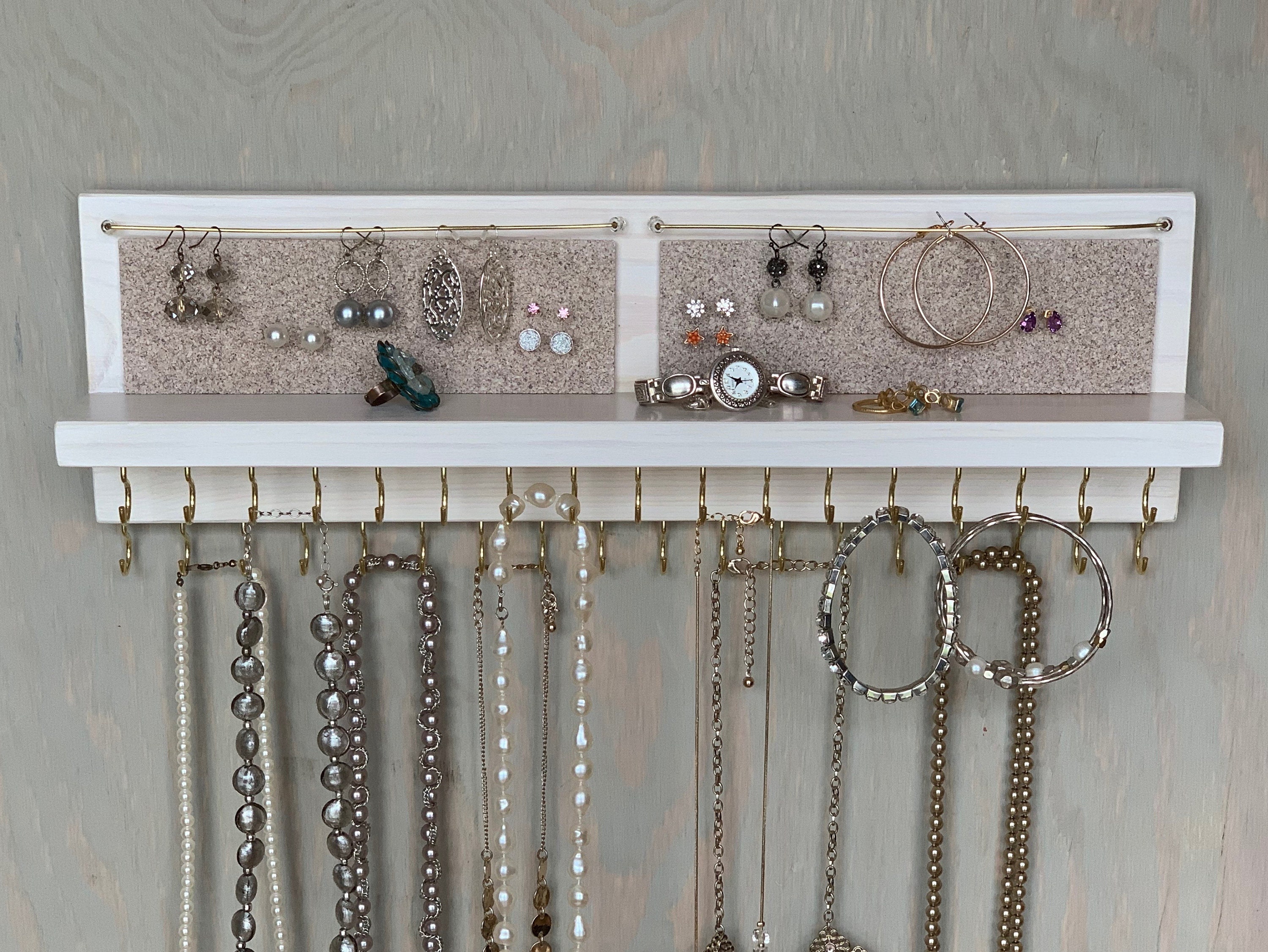 Tektalk Organizador de joyas montado en la pared para colgar joyas de  madera, joyero para collares, aretes, pulseras, anillos, color blanco