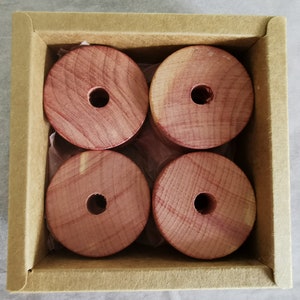 Anillos repelentes de polillas de madera de cedro: ambientadores naturales para el armario