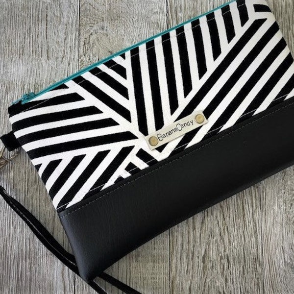 SALE- Not So Basic- Geometric- Zip Top Wristlet- Handbag- REG 29.99