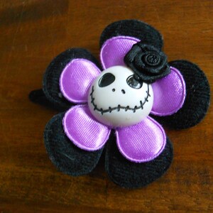 Skull Haarspange Totenkopf Blume Haarklammer gothic lila schwarz spange links