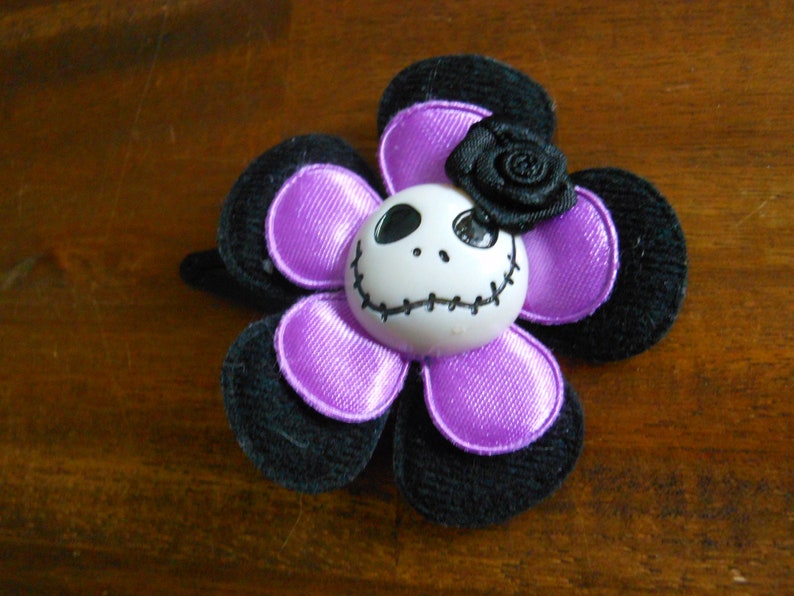 Skull Haarspange Totenkopf Blume Haarklammer gothic lila schwarz spange links