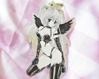 Sticker pin-up ange déchu d'anime | Art rétro fille noir et blanc sur sticker scintillant holographique fée