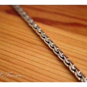 Personalized 14k or 18k hollow gold flat wheat bracelet for women, 100% handmade. Width 4.4mm.