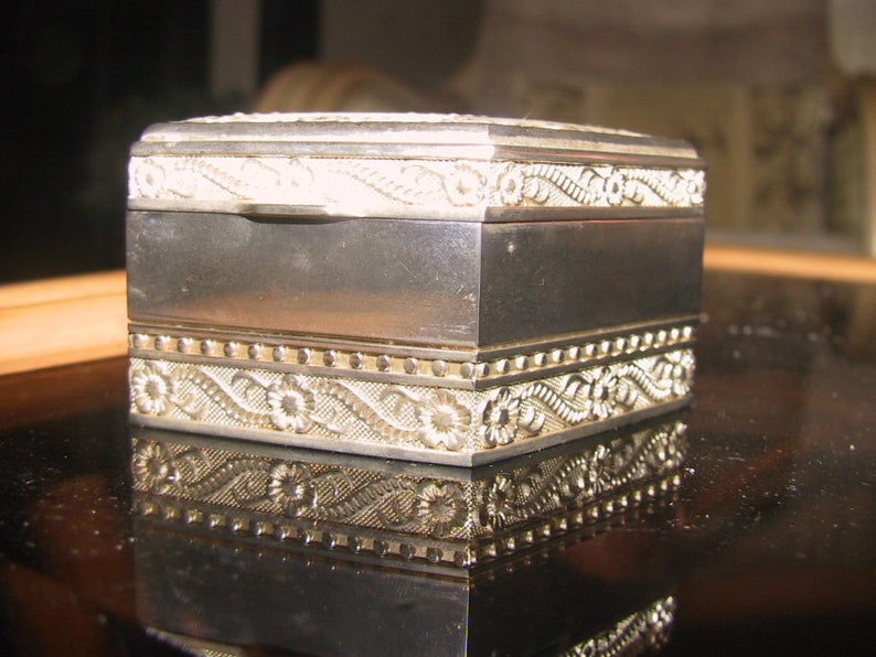 Silver Metal Hexagon Trinket Box Stunning Arts /& Crafts