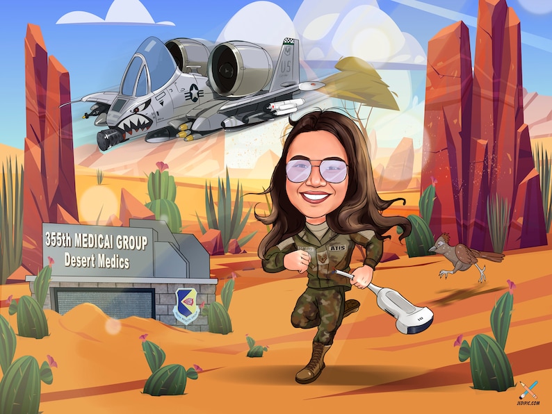 Pu&ograve; includere: Illustrazione di un cartone animato di una donna in uniforme militare che corre attraverso un paesaggio desertico, tenendo in mano un dispositivo medico. Un aereo A-10 Thunderbolt II vola sopra, e un roadrunner corre nelle vicinanze. Il cartello recita "355th MEDICAL GROUP Desert Medics."