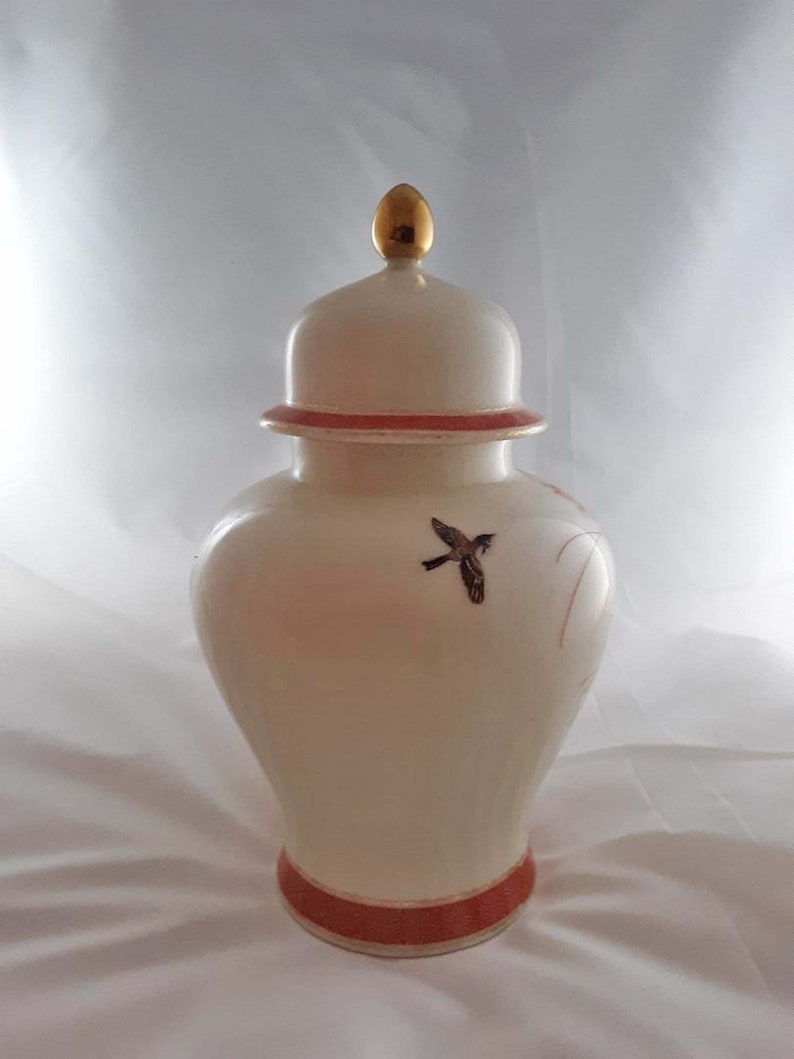 Vintage Japanese Porcelain Ginger Jar Chrysanthemums Gold Red Purple Yellow 7 Inches Tall