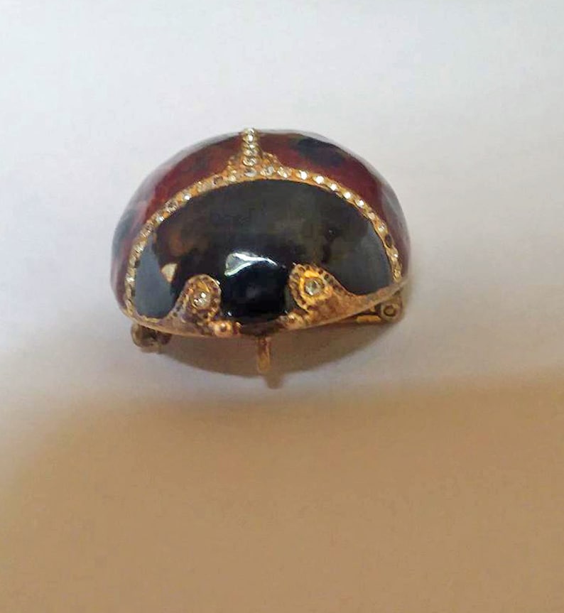 Animal Brooch Insect Jewelry Metropolitan Museum of Art Vintage 925 Sterling Silver /& Guilloche Enamel Ladybug Brooch 1.25 Long 1 Wide