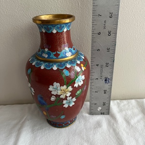 Vintage Asian Cloisonne Vase 7.25.Inches Tall