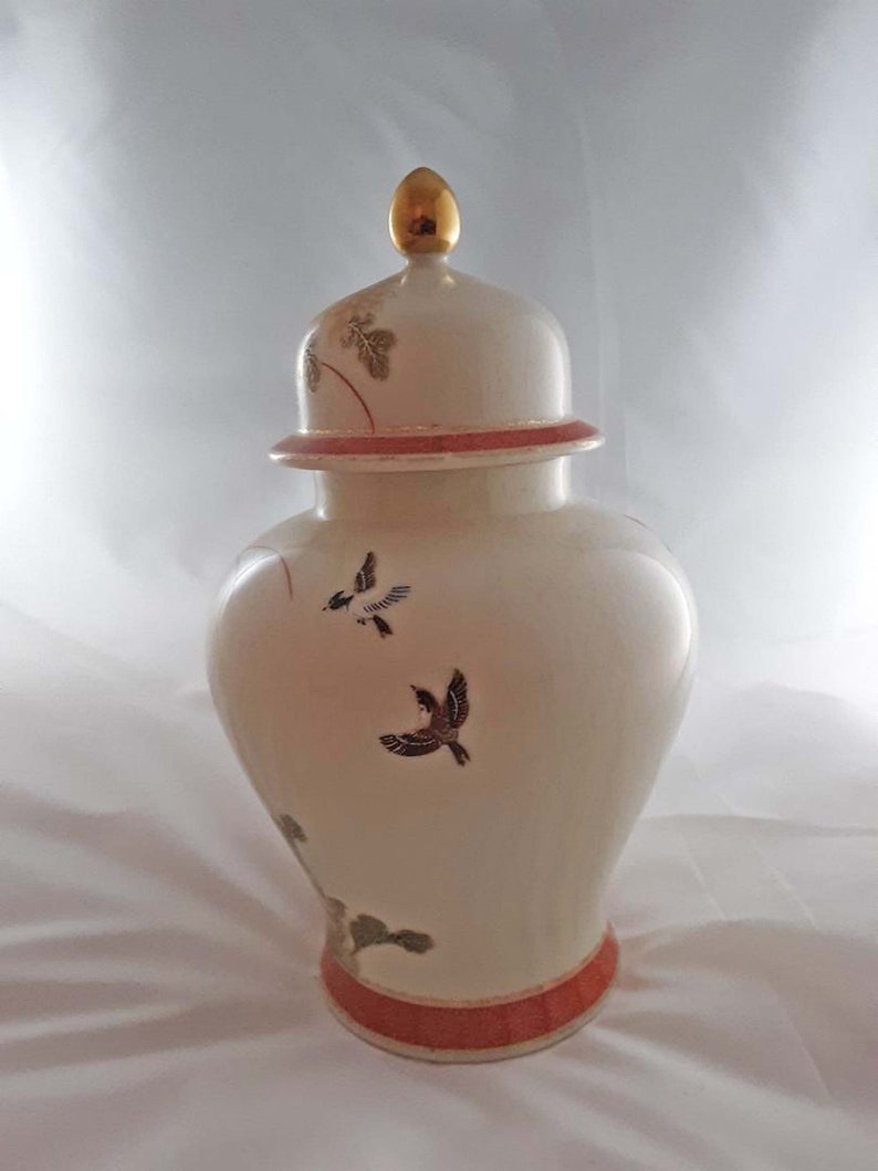 Vintage Japanese Porcelain Ginger Jar Chrysanthemums Gold Red Purple Yellow 7 Inches Tall