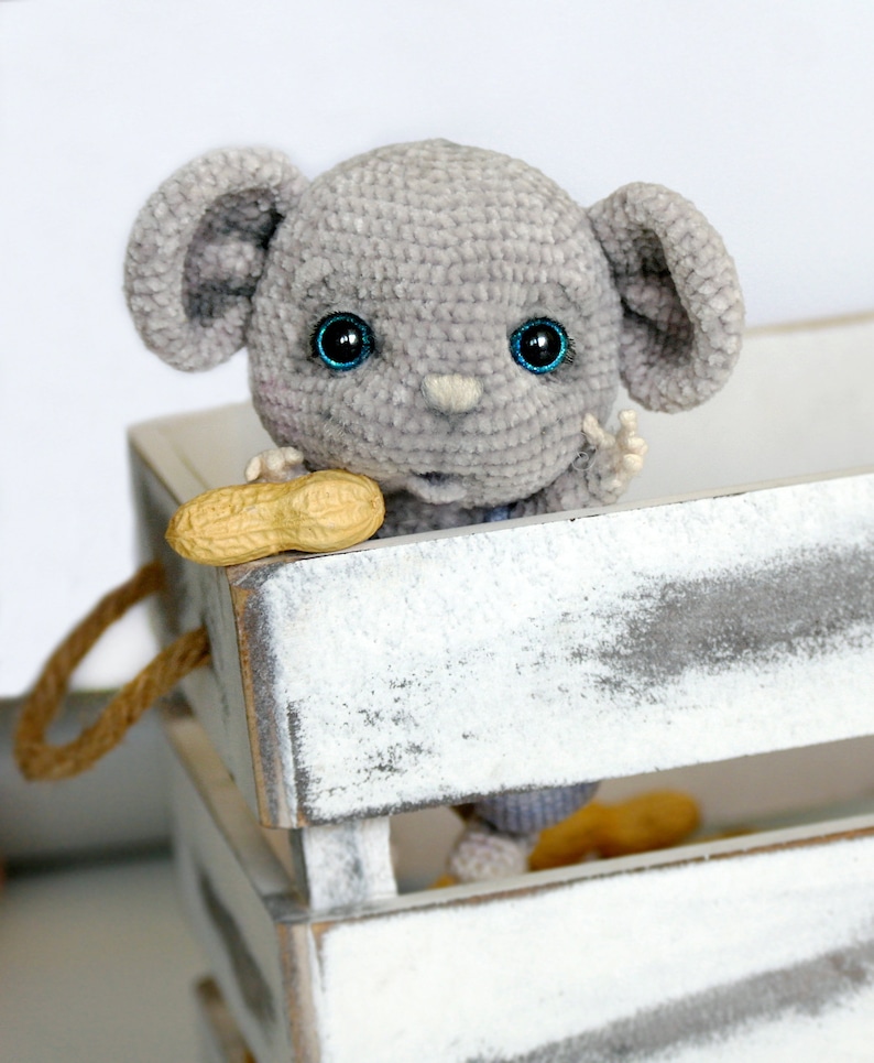 Crochet pattern The little mouse image 6