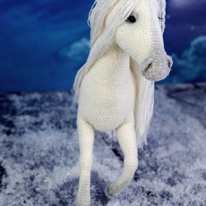 Crochet pattern The white Horse image 2