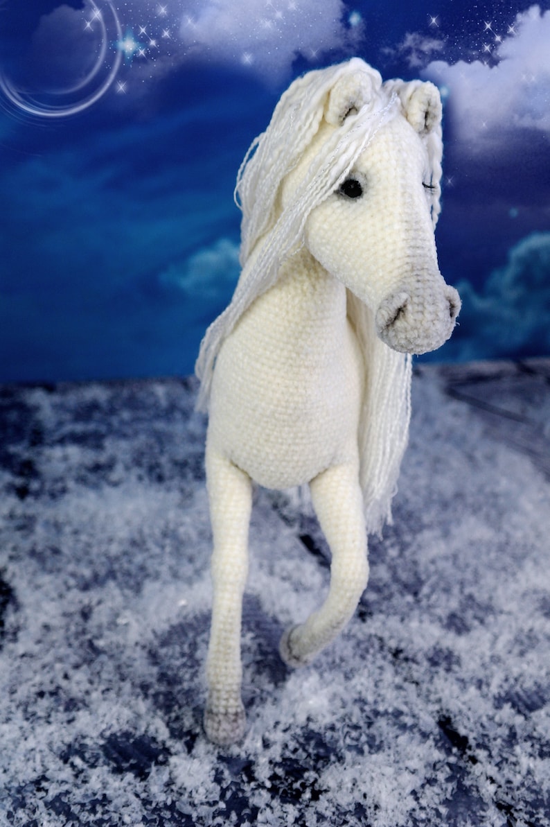 Crochet pattern The white Horse image 2