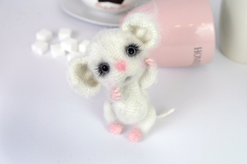 Crochet pattern The little mouse image 3